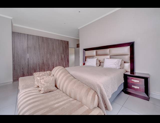 4 BEDROOM HOUSE FOR SALE IN BRYANSTON